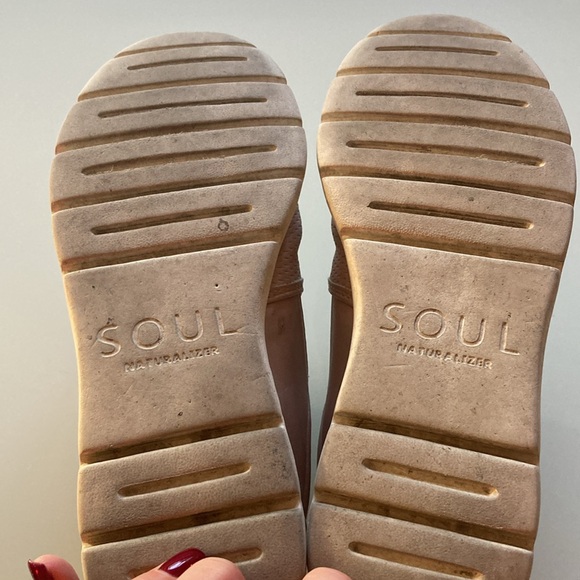 GUC SOUL Naturalizer Paola pink perforated slip on sneaker. Size 8 - Picture 5 of 8